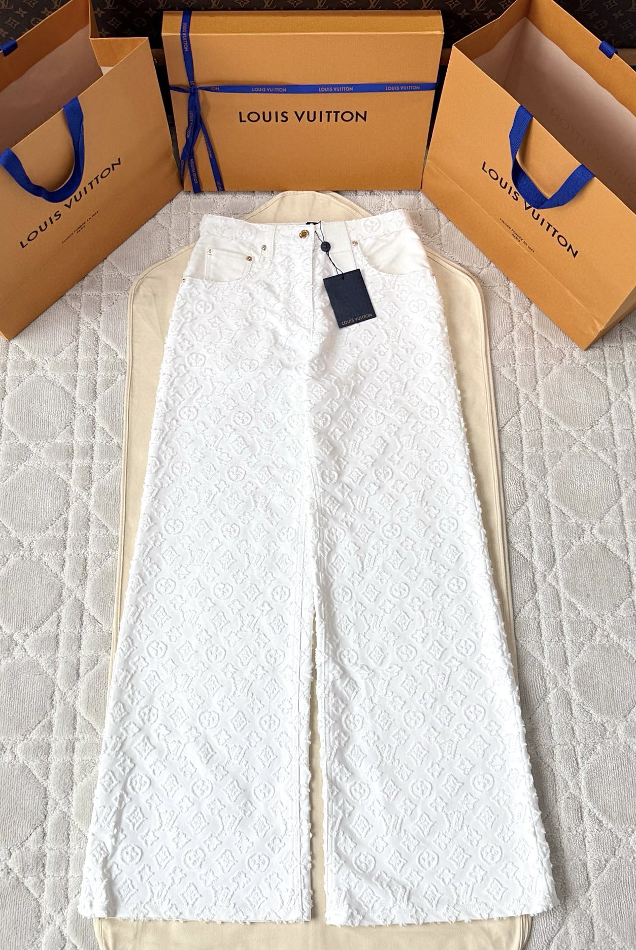 루이비통 25ss 슬리브리스 데님 팬츠