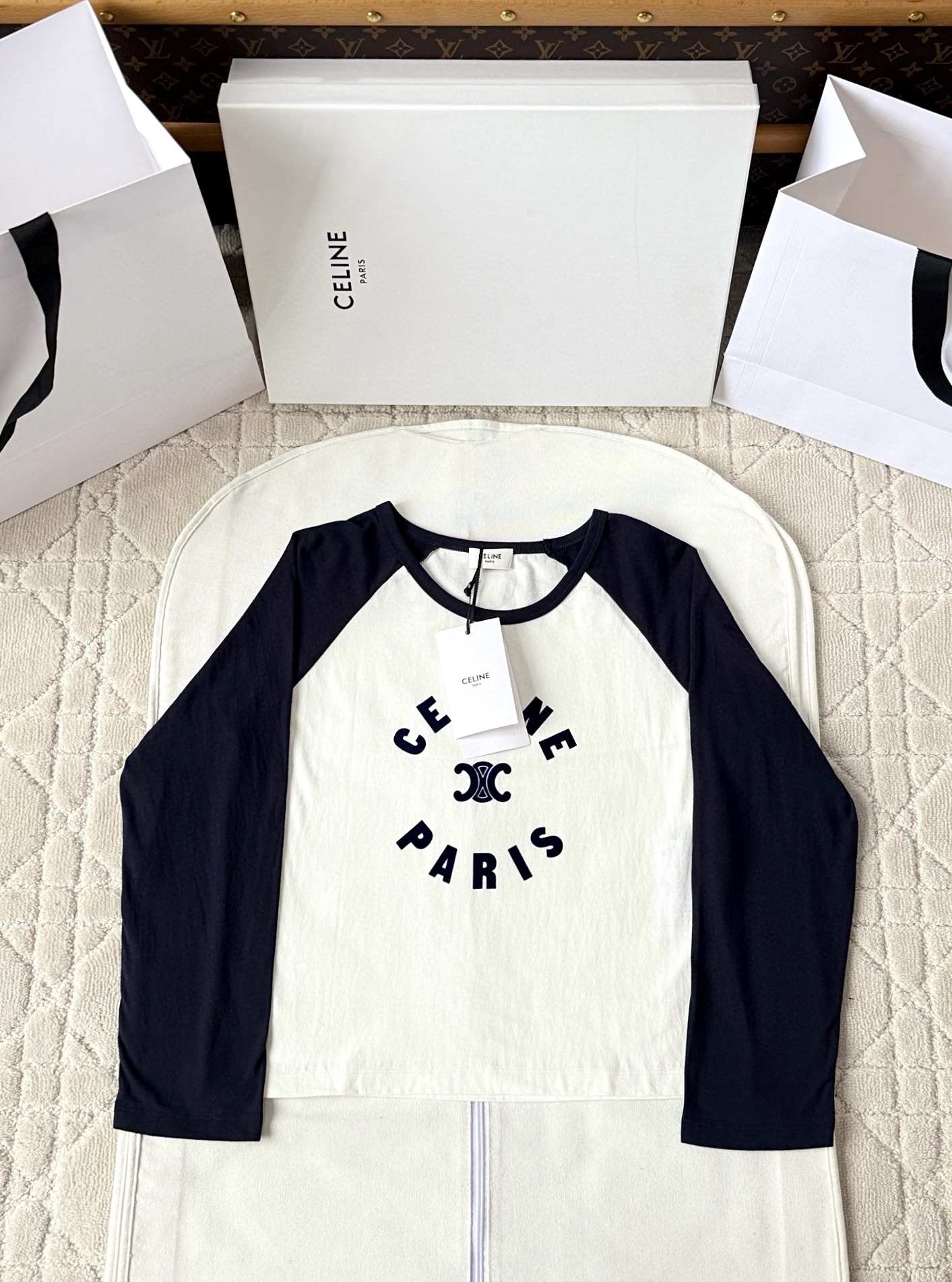 셀린느 프린트 롱슬리브