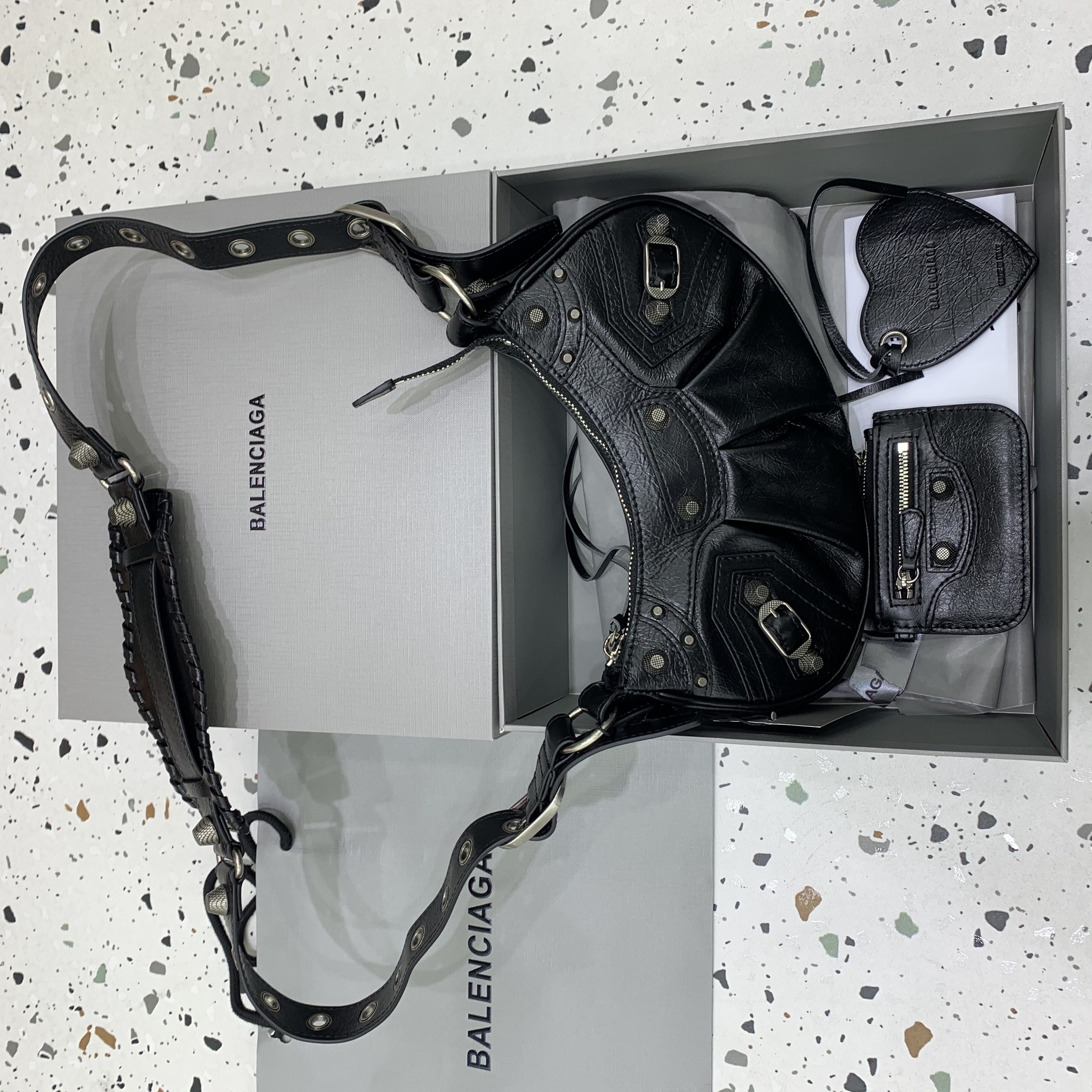 발렌시아가 르카골 XS 호보백 블랙