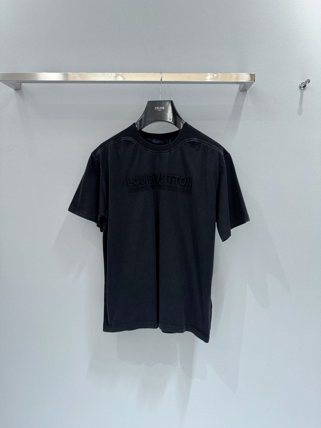 루이비통 25ss 로고 반팔티