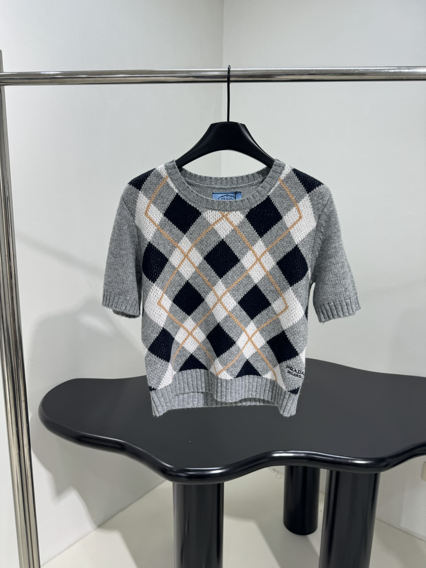 프라다 니트 반팔