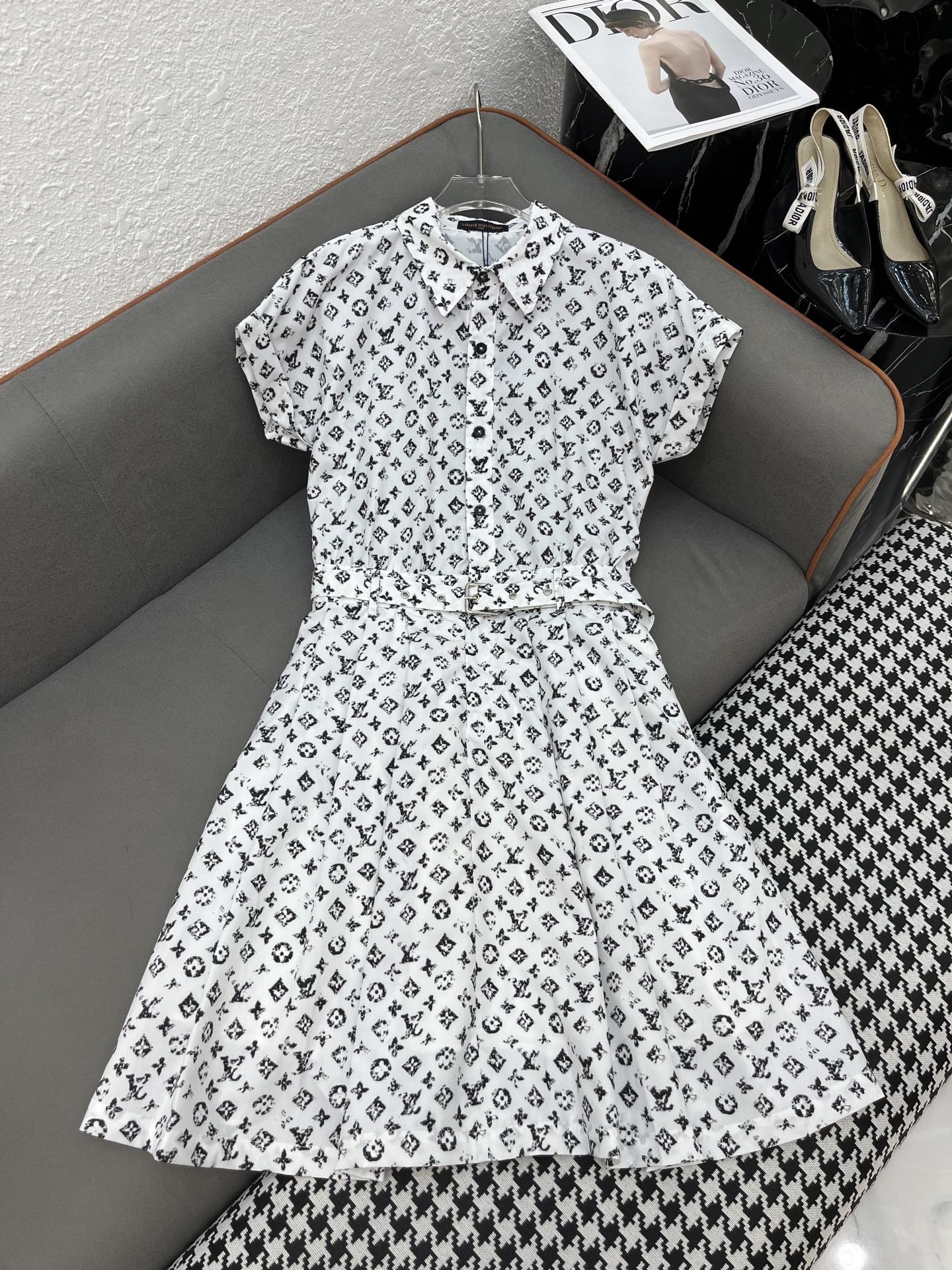 루이비통 25ss 플라잉 슬리브 원피스