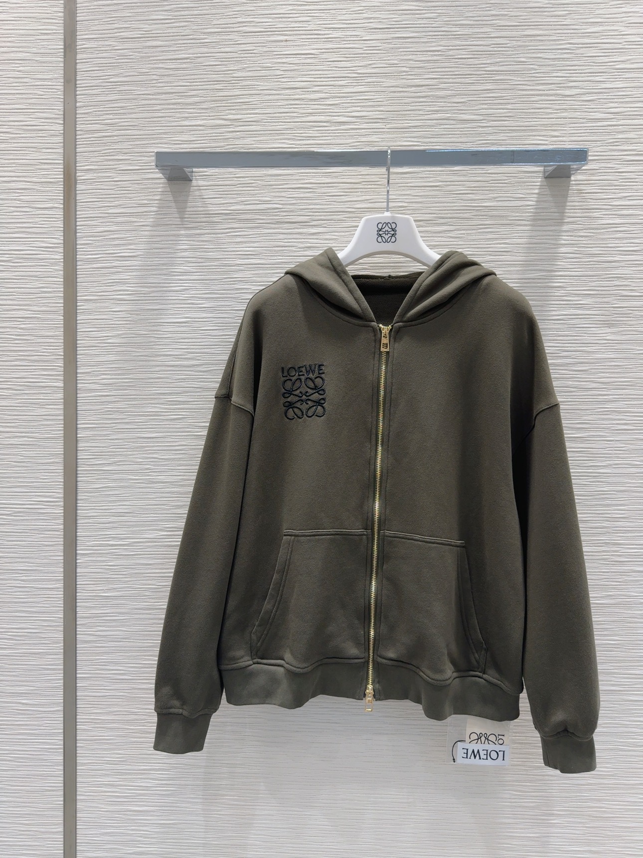 로에베 후드집업