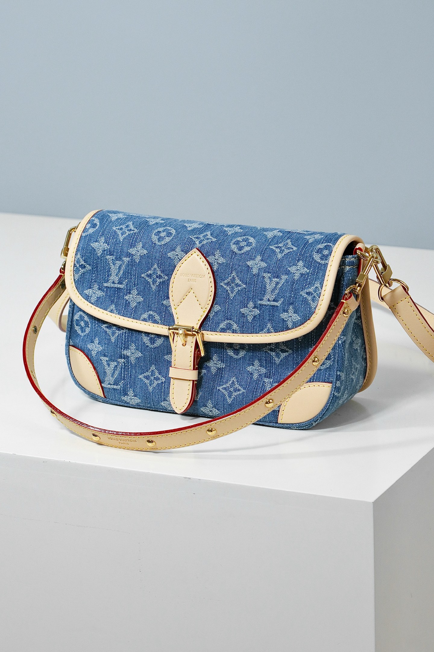 루이비통 다이앤 모노그램 데님 핸드백 [정품급]