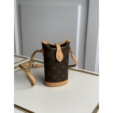 루이비통 폴드 미 파우치