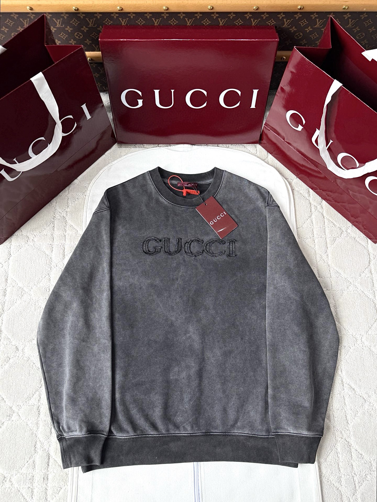 구찌 25fw 자수 라운드넥 스웨트셔츠