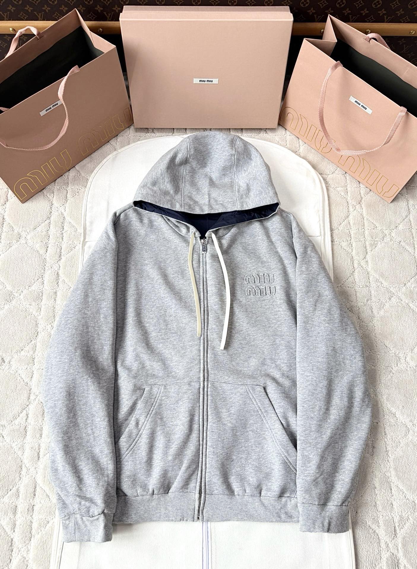 미우미우 25fw 양면 후드집업