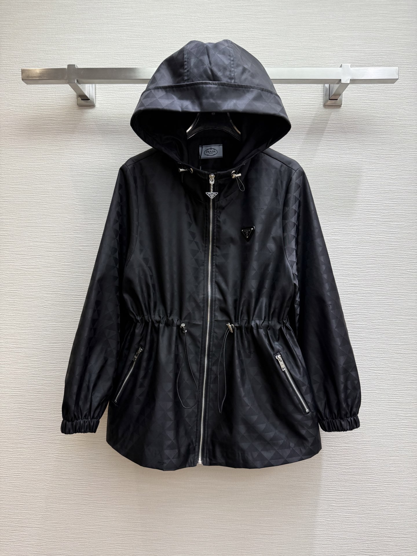 프라다 25ss 바람막이