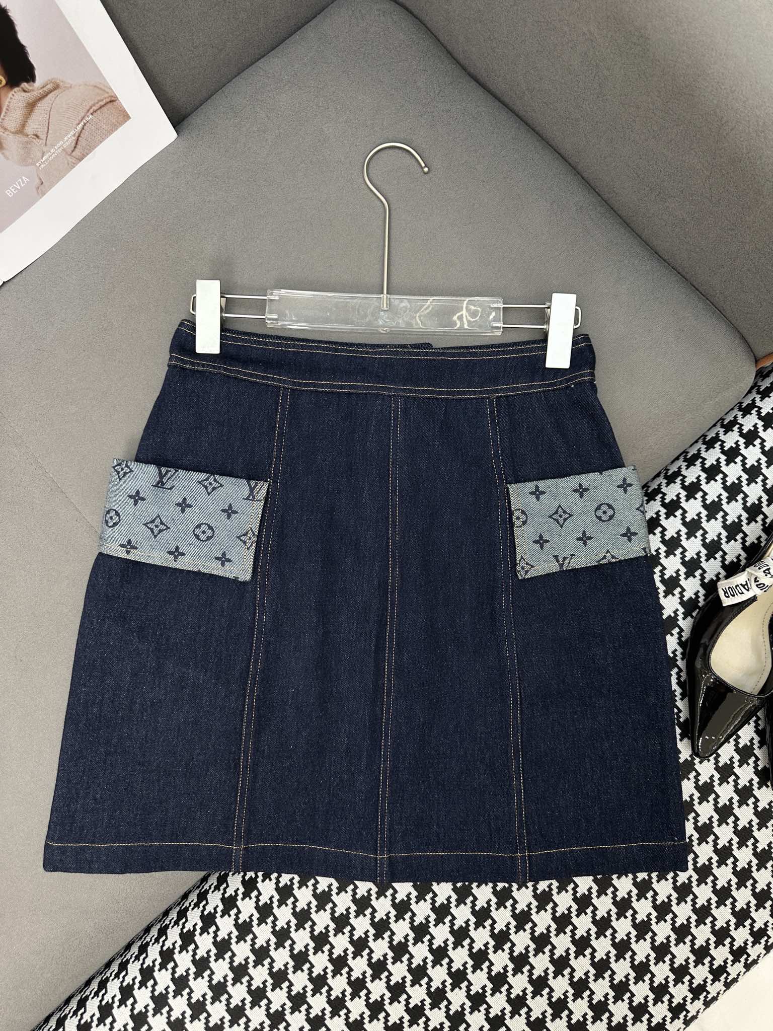 루이비통 25ss 데님 스커트