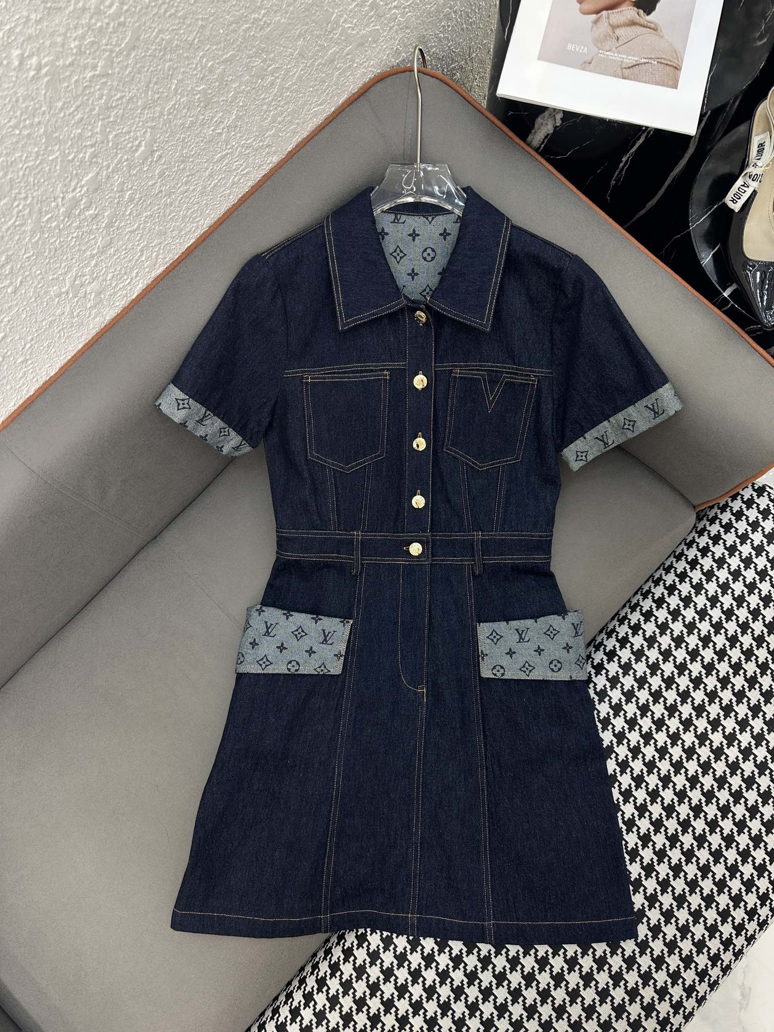 루이비통 25ss 반팔 원피스