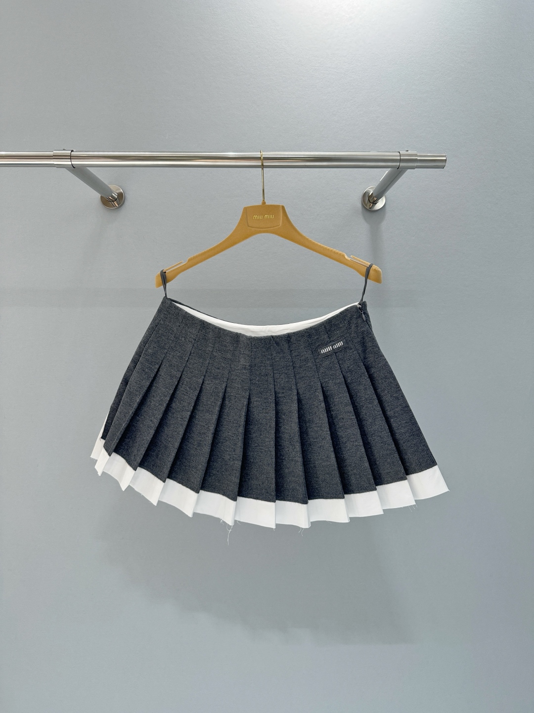 미우미우 25ss 플리츠 스커트