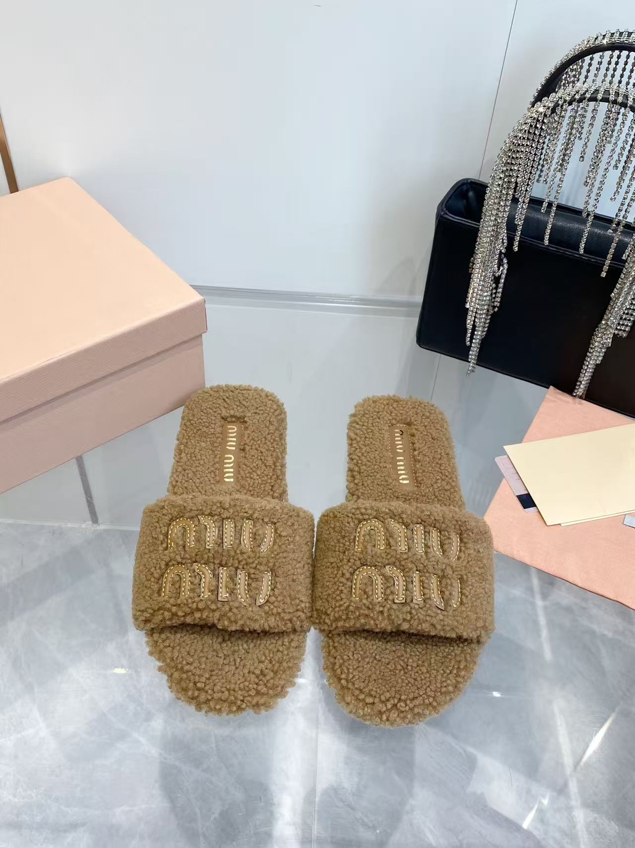 미우미우 울 슬리퍼