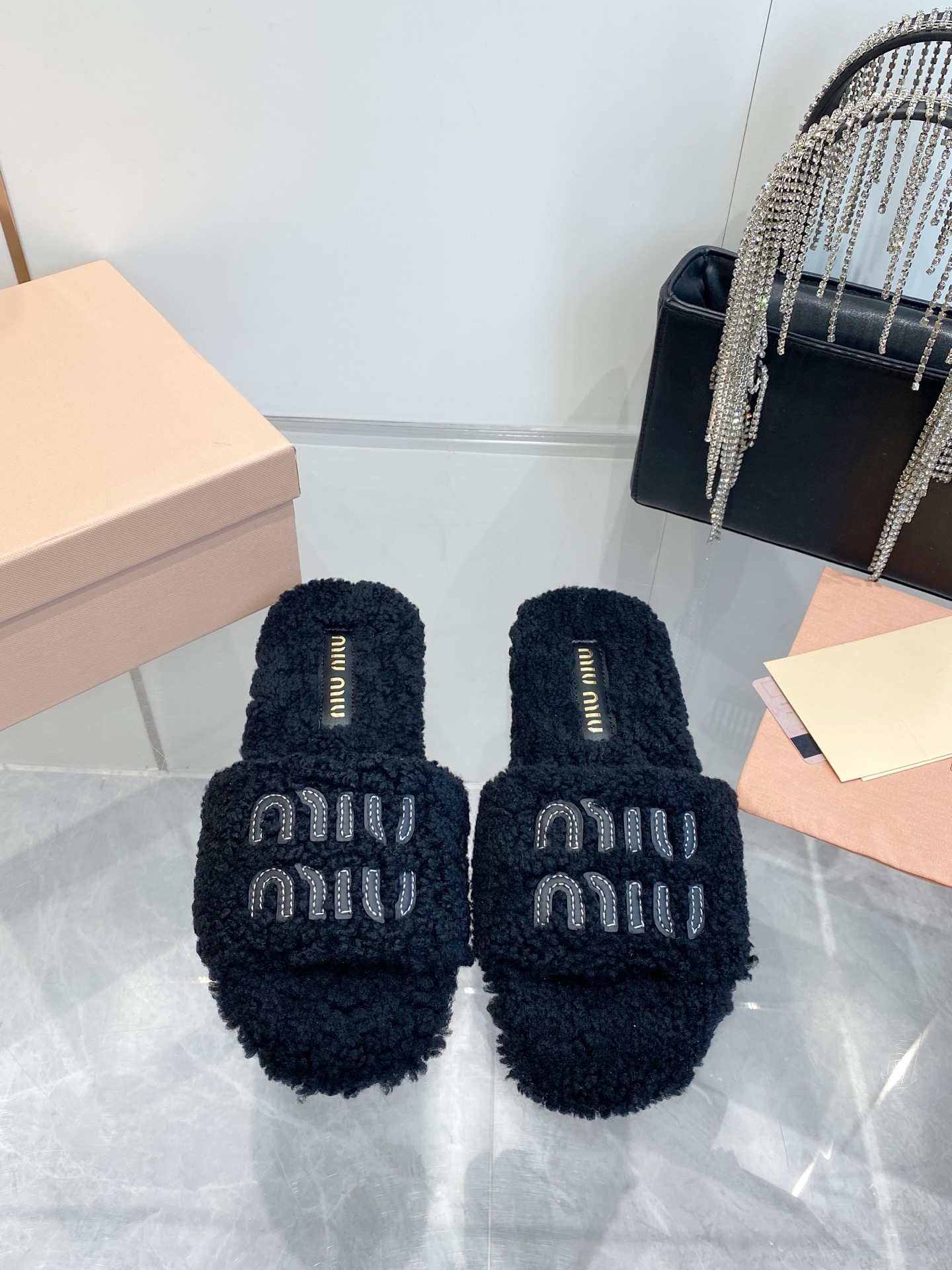 미우미우 울 슬리퍼