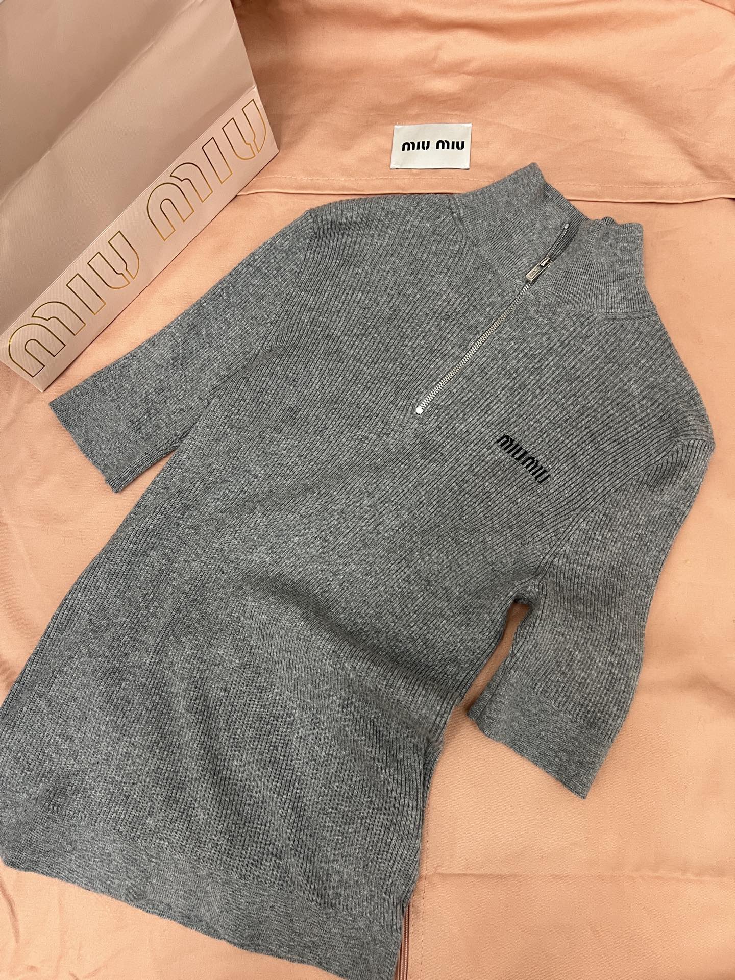 미우미우 지퍼 니트 반소매