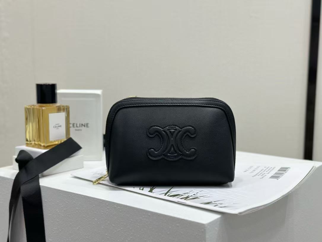 셀린느 퀴르 트리옹프 체인 클러치 정품급