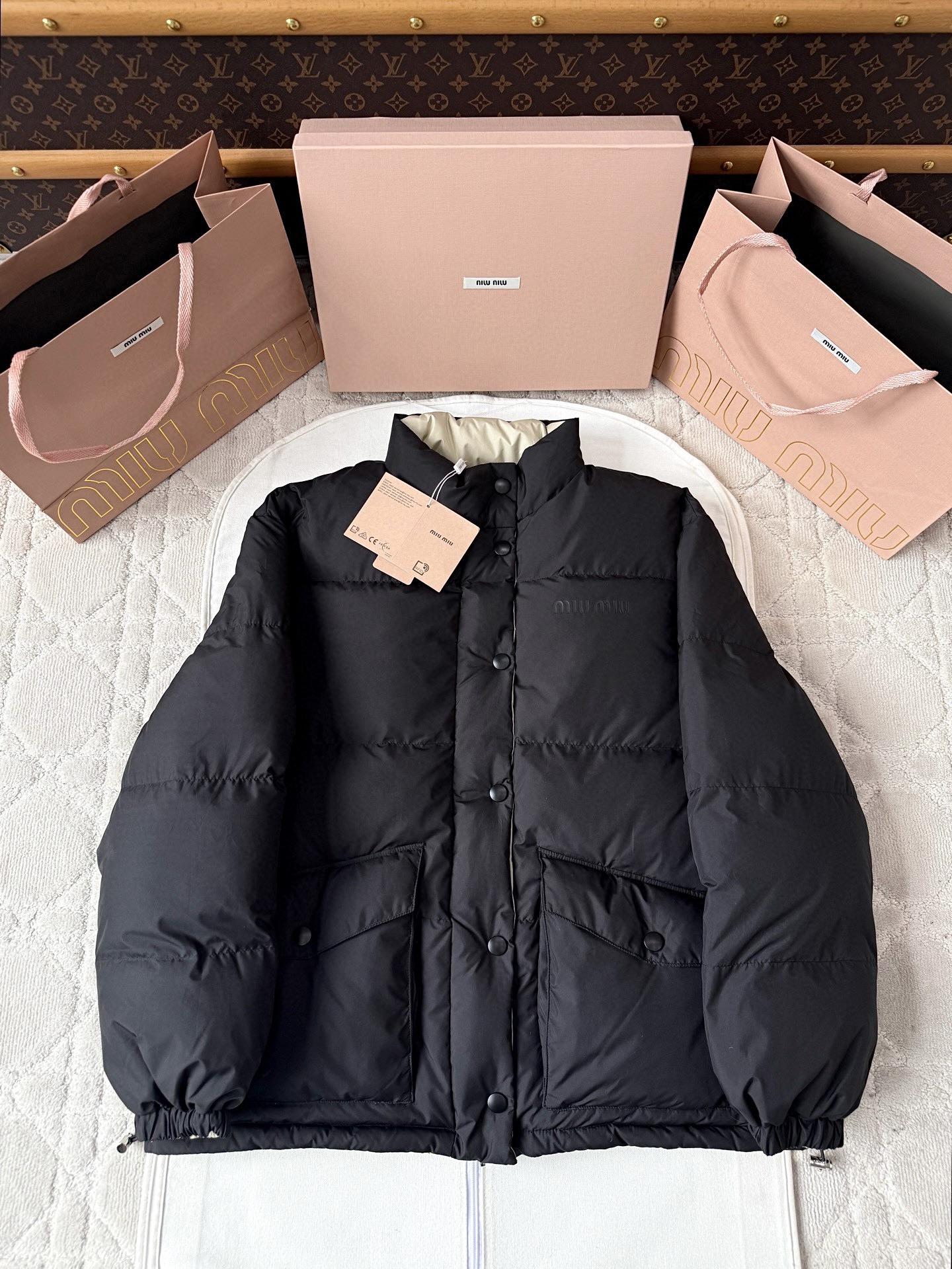 미우미우 25FW 다운 자켓