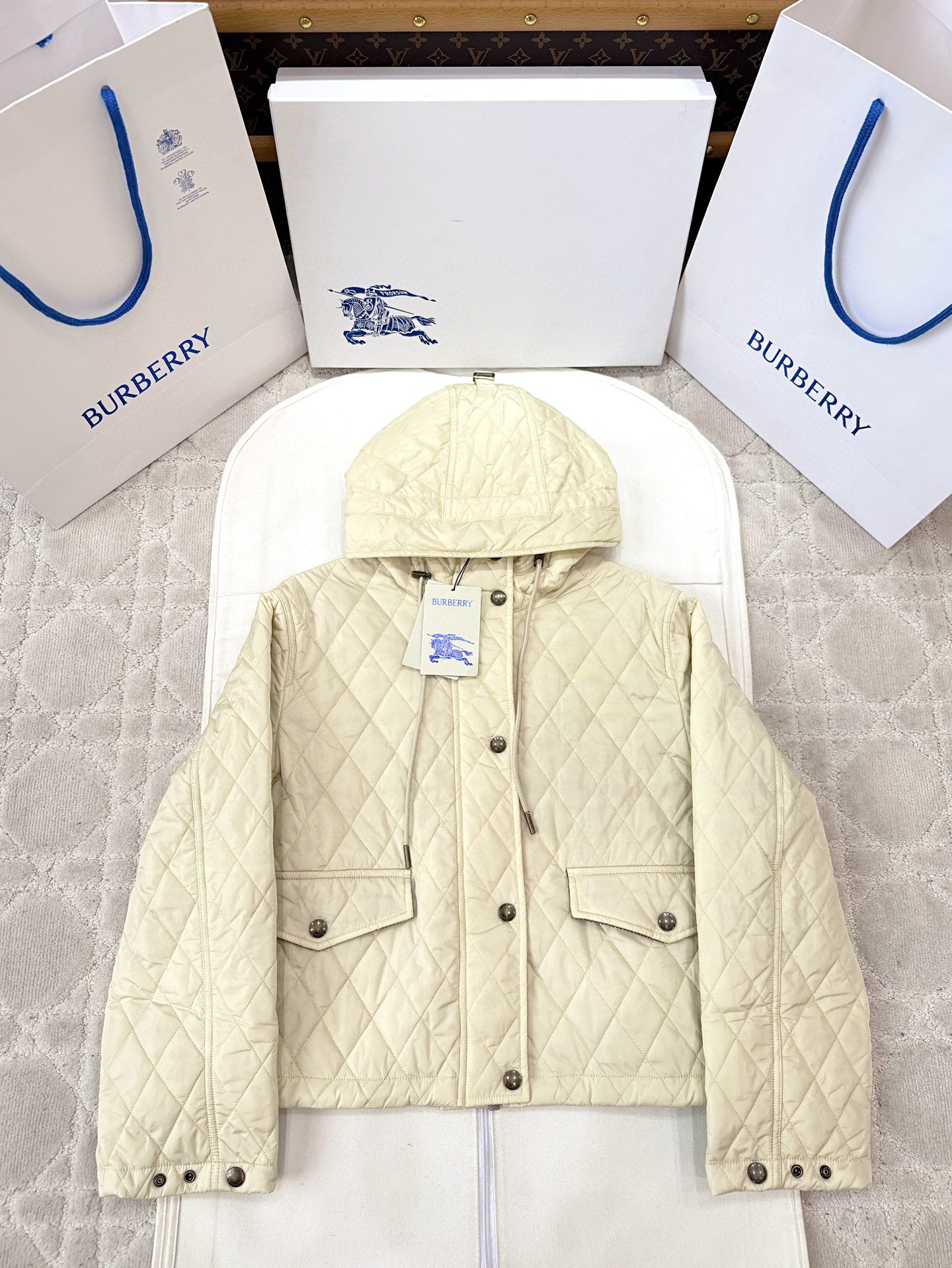 버버리 25FW 코튼 후드 자켓