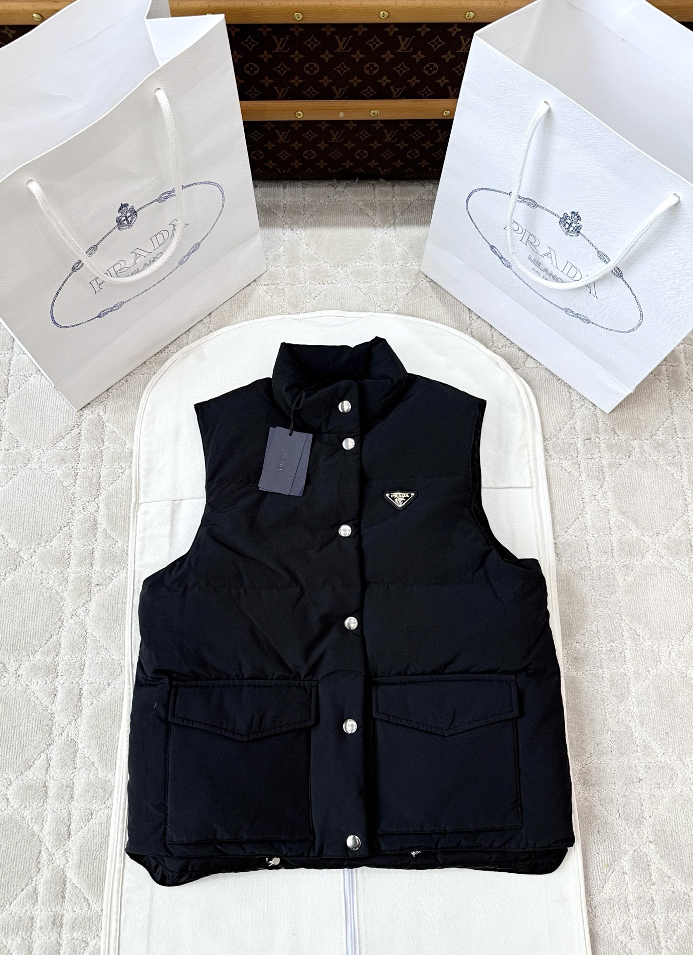 프라다 조끼 패딩