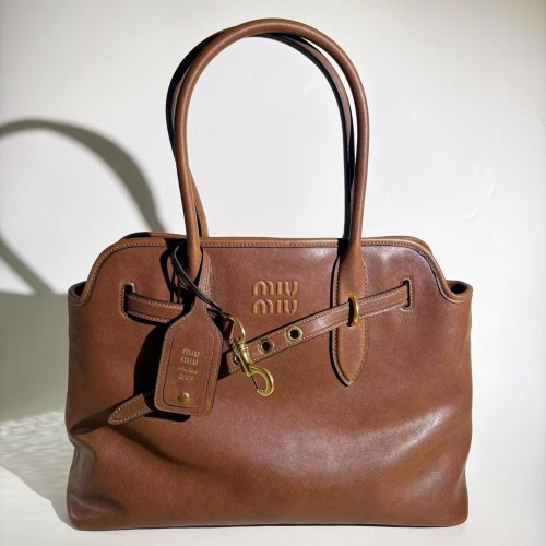 미우미우 아방뛰르 나파 가죽 백