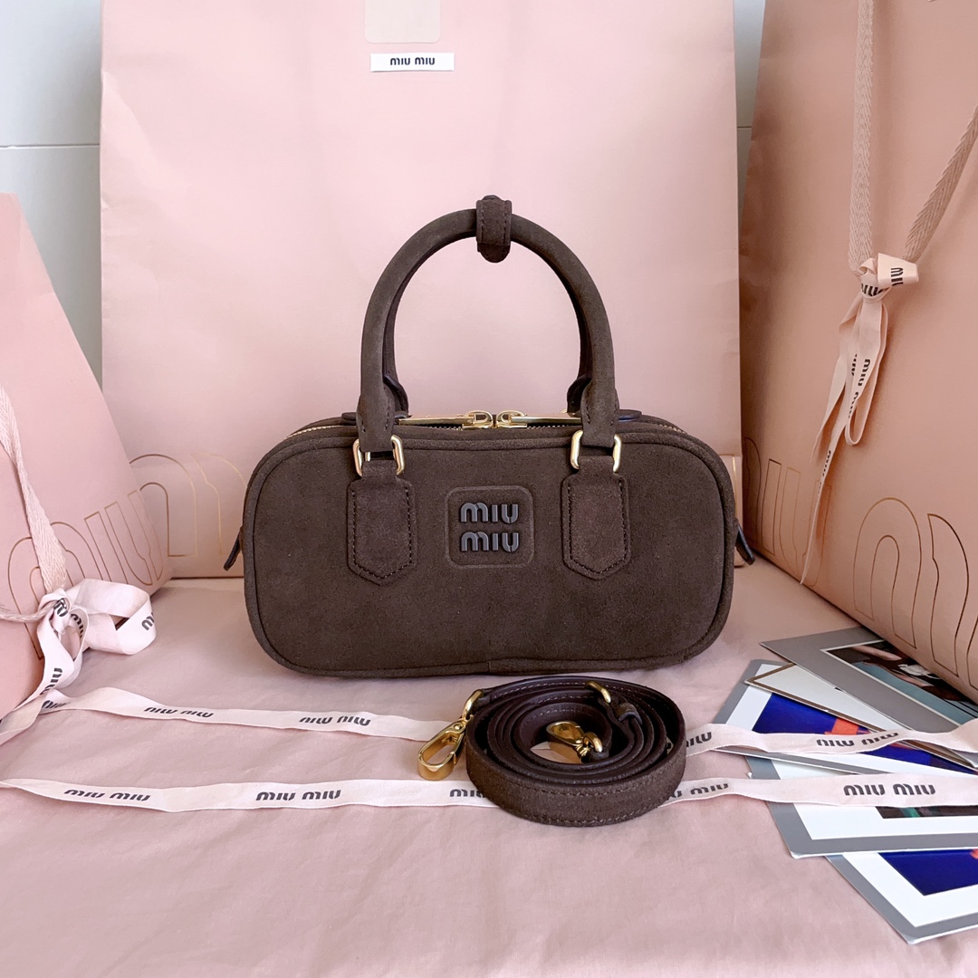 미우미우 아르카디 스웨이드 가방 5BB142