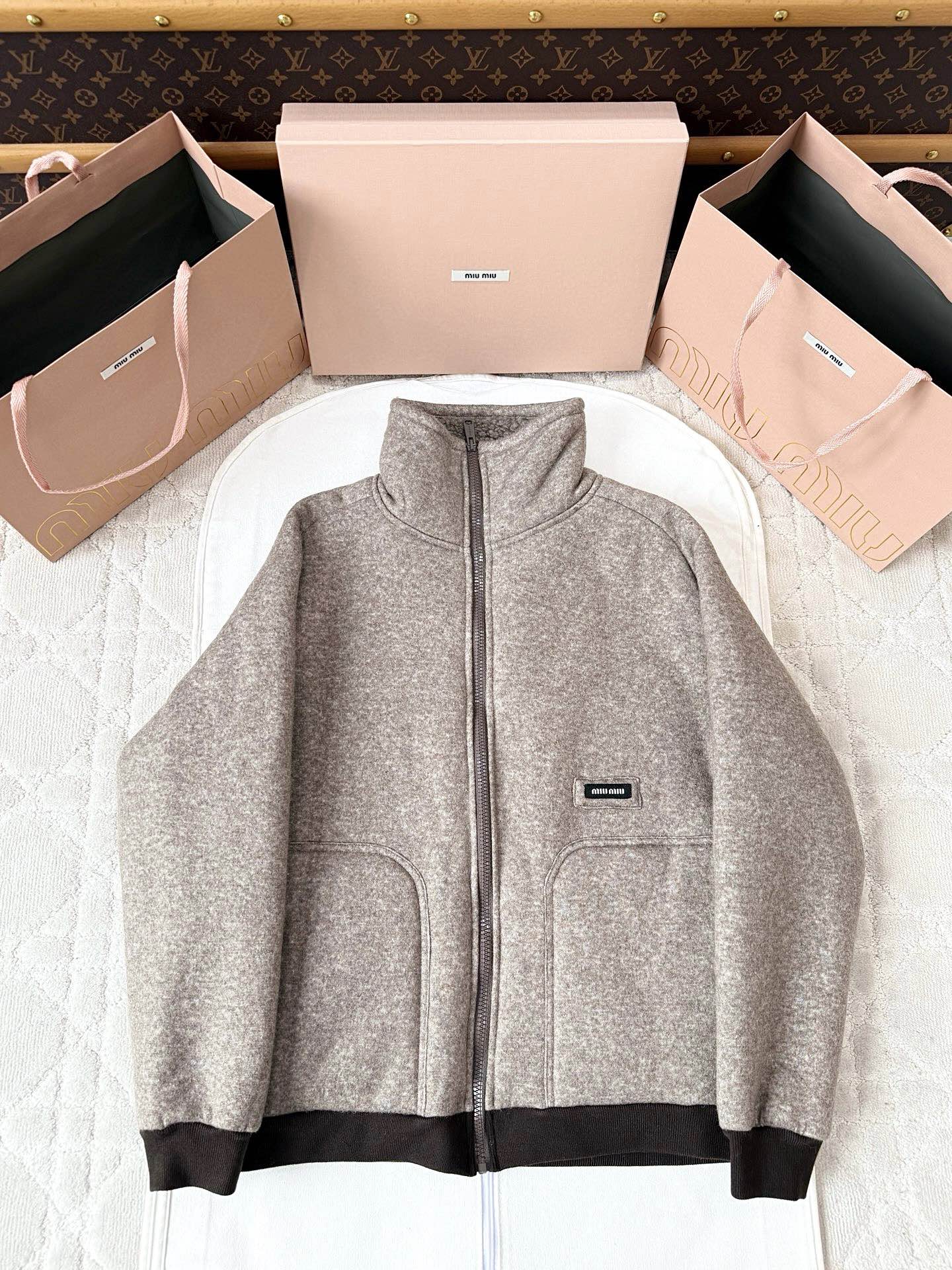 미우미우 폴라 프리스 집업