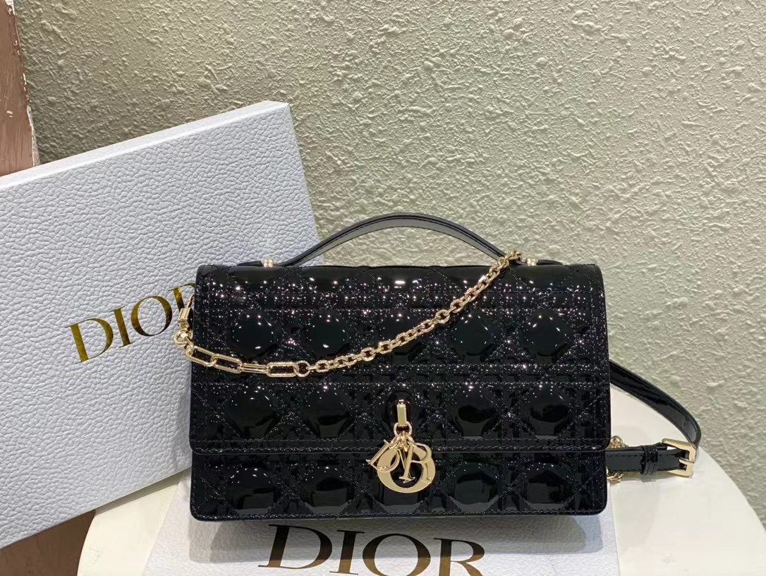 디올 my dior 탑 핸들백 블랙 페이던트