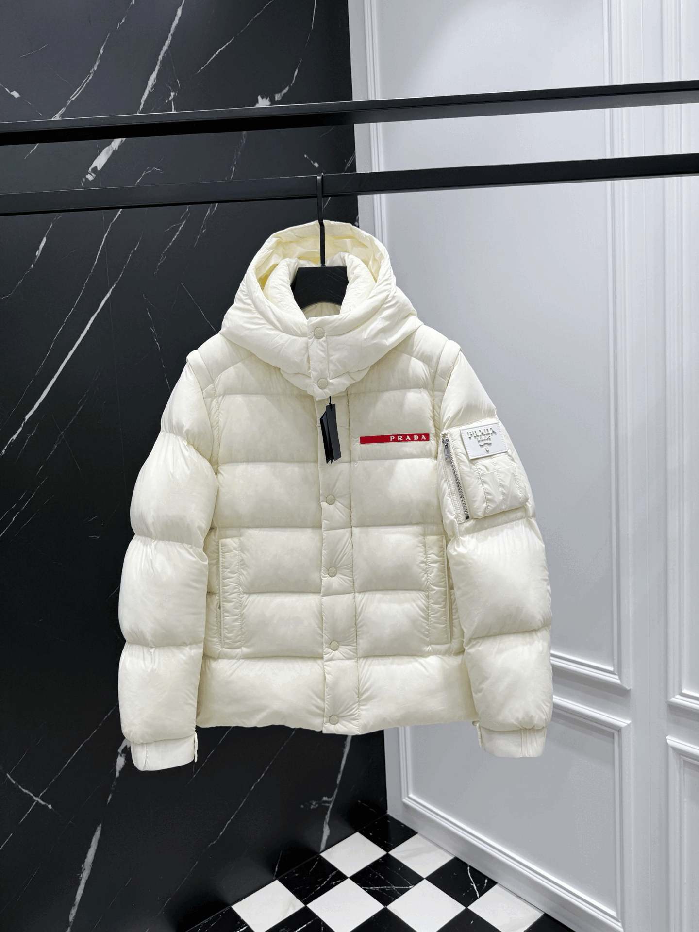 프라다 조끼 탈부착 패딩 화이트