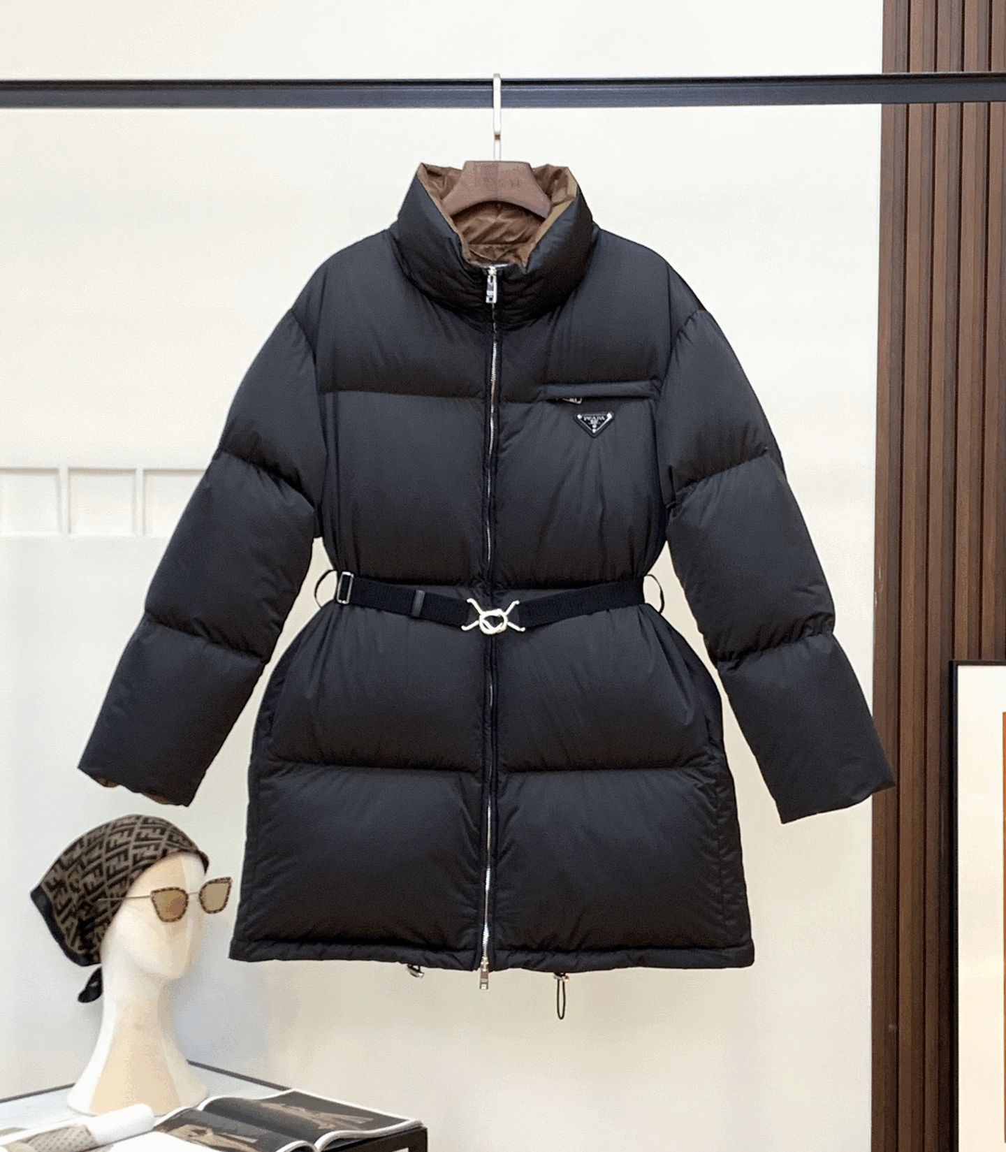 프라다 25SS 롱패딩