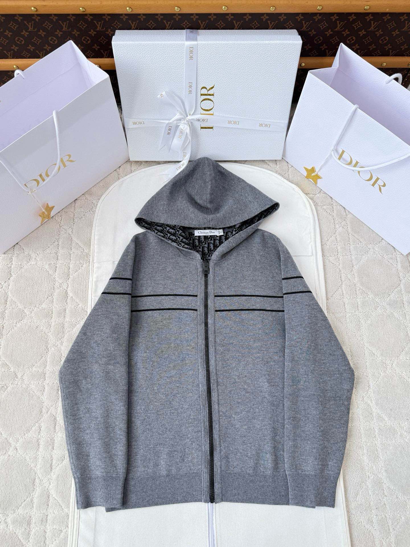디올 양면 후드집업