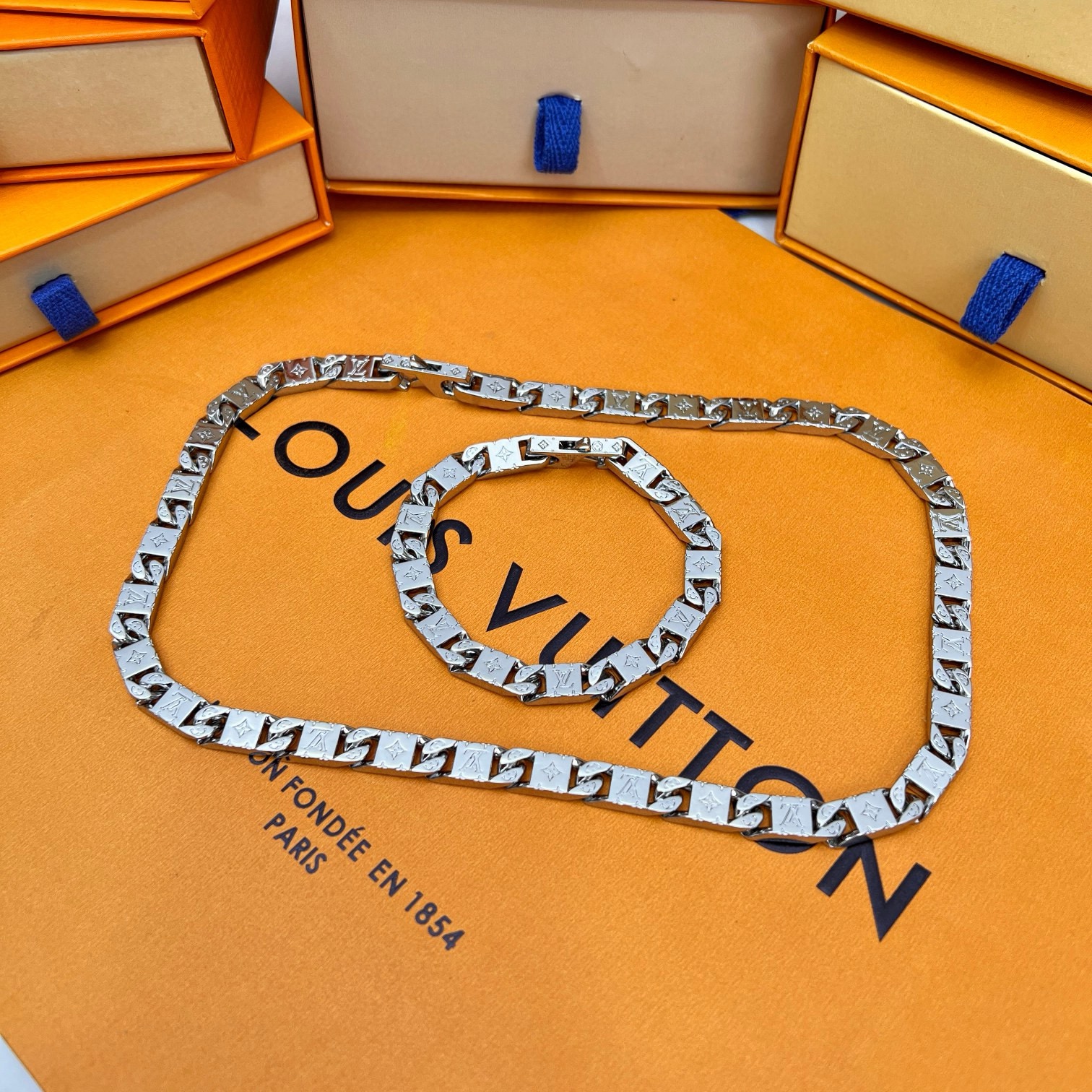 루이비통 목걸이