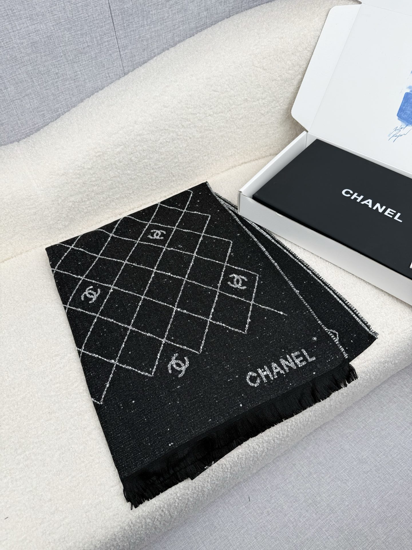 샤넬 퀄팅 로고 스카프