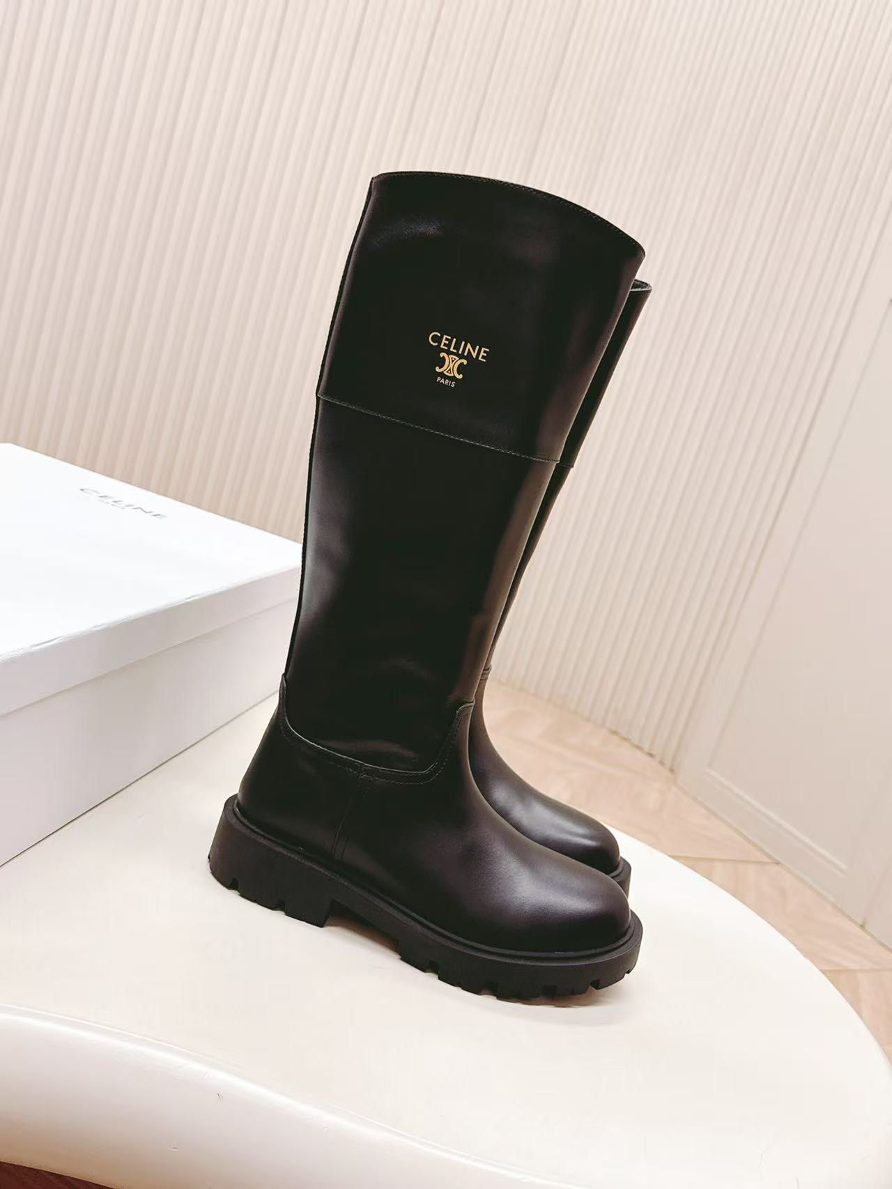 셀린느 트리옹프 마가렛 송아지 가죽 롱부츠