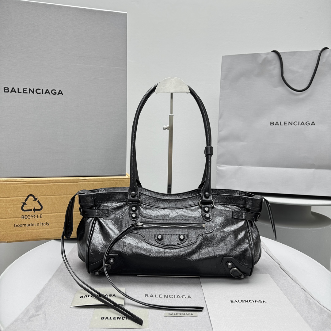 발렌시아가 르 시티 모터백 이스트웨스트