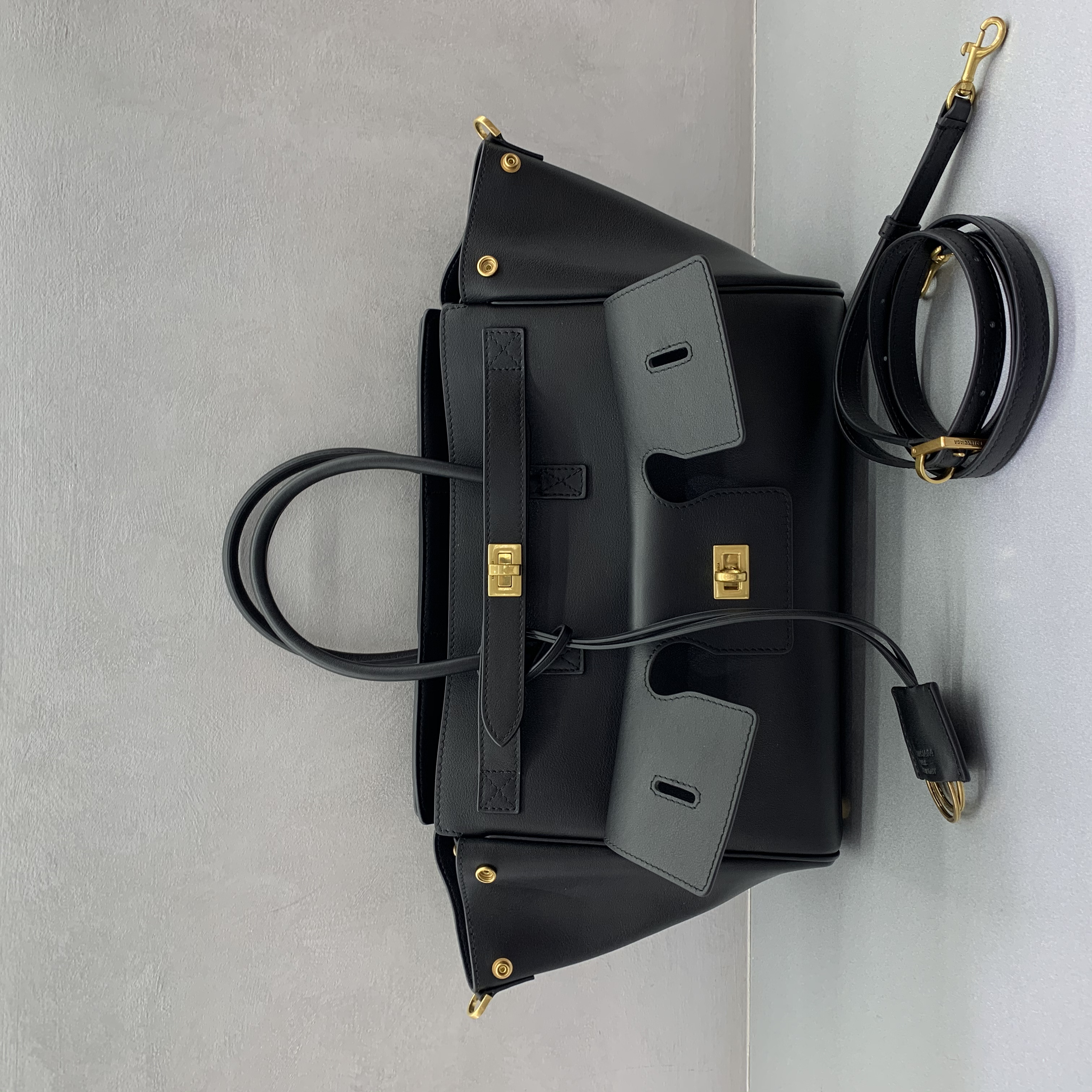 발렌시아가 여성 벨 에어 캐리 올 백 스몰 블랙