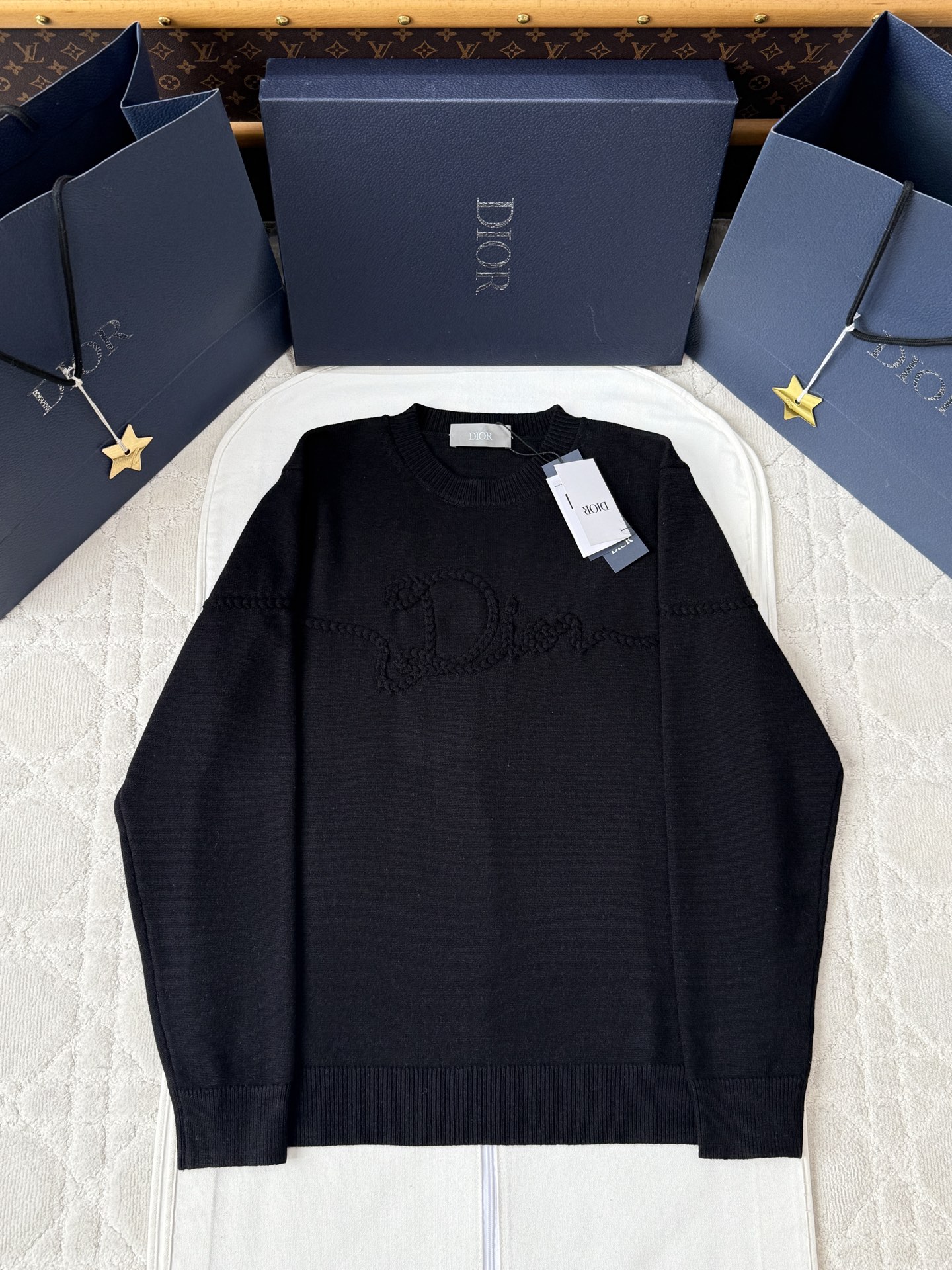 디올 자수 니트 스웨터