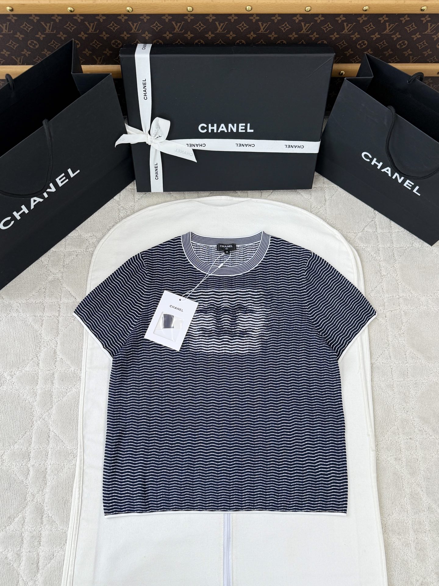 샤넬 스트라이프 반팔티