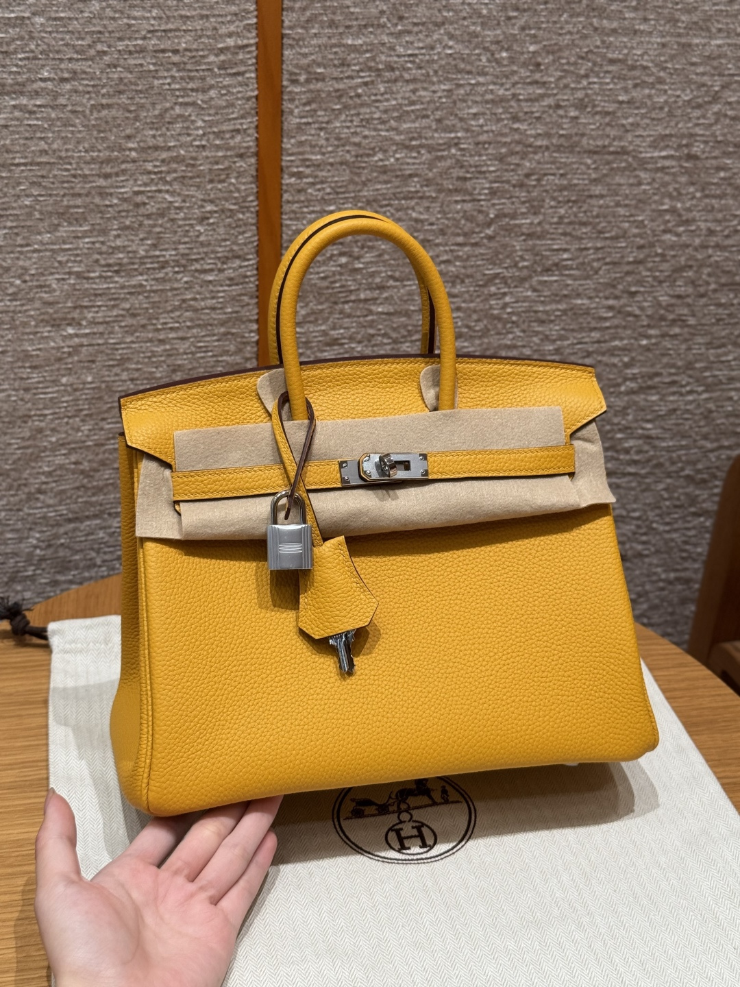 에르메스 버킨백 25 토고 은장 컬러: 9D/Jaune ambre