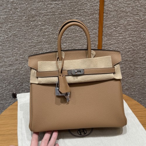 에르메스 버킨백 25 토고 은장 컬러: 0M/chai