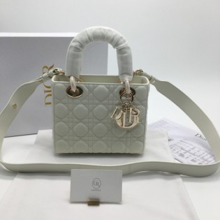 디올 레이디백 스몰 라떼 화이트