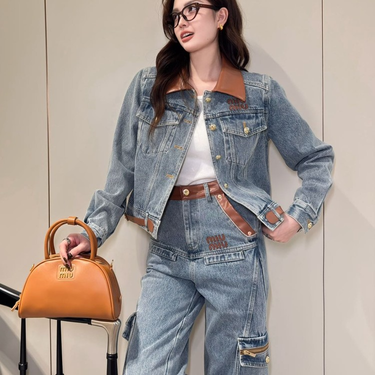 미우미우 2025 레더 트리밍 카고 셋업