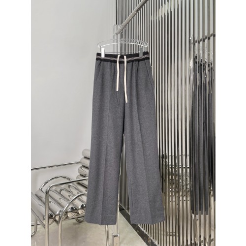 미우미우 트레이닝 팬츠