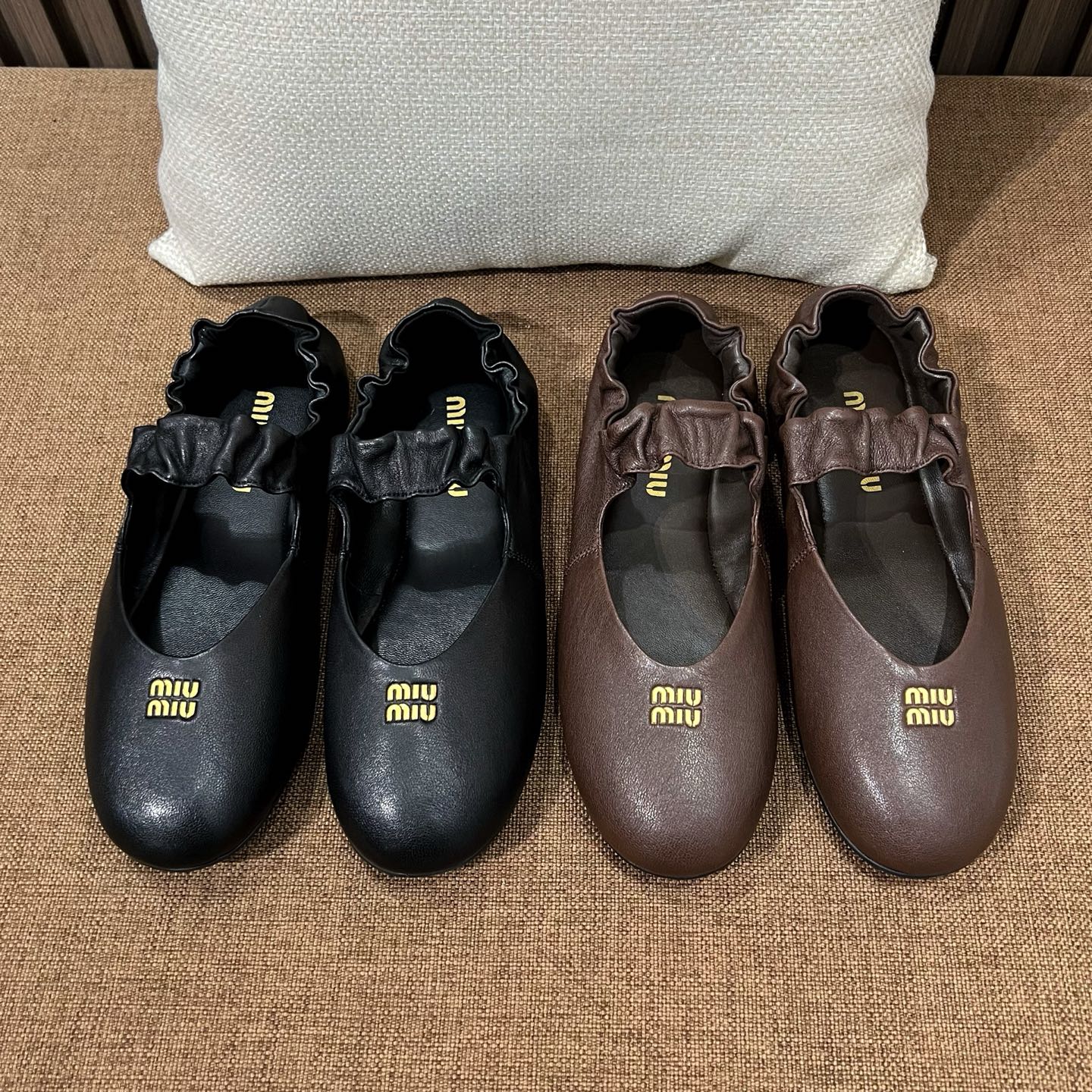 미우미우 루슈 나파 가죽 발레리나 [정품급]