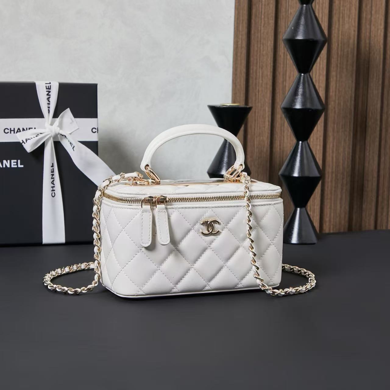 샤넬 트렌디 CC 베니티 탑 핸들백