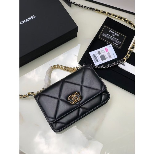 샤넬 19 WOC 램스킨 크로스백 금장