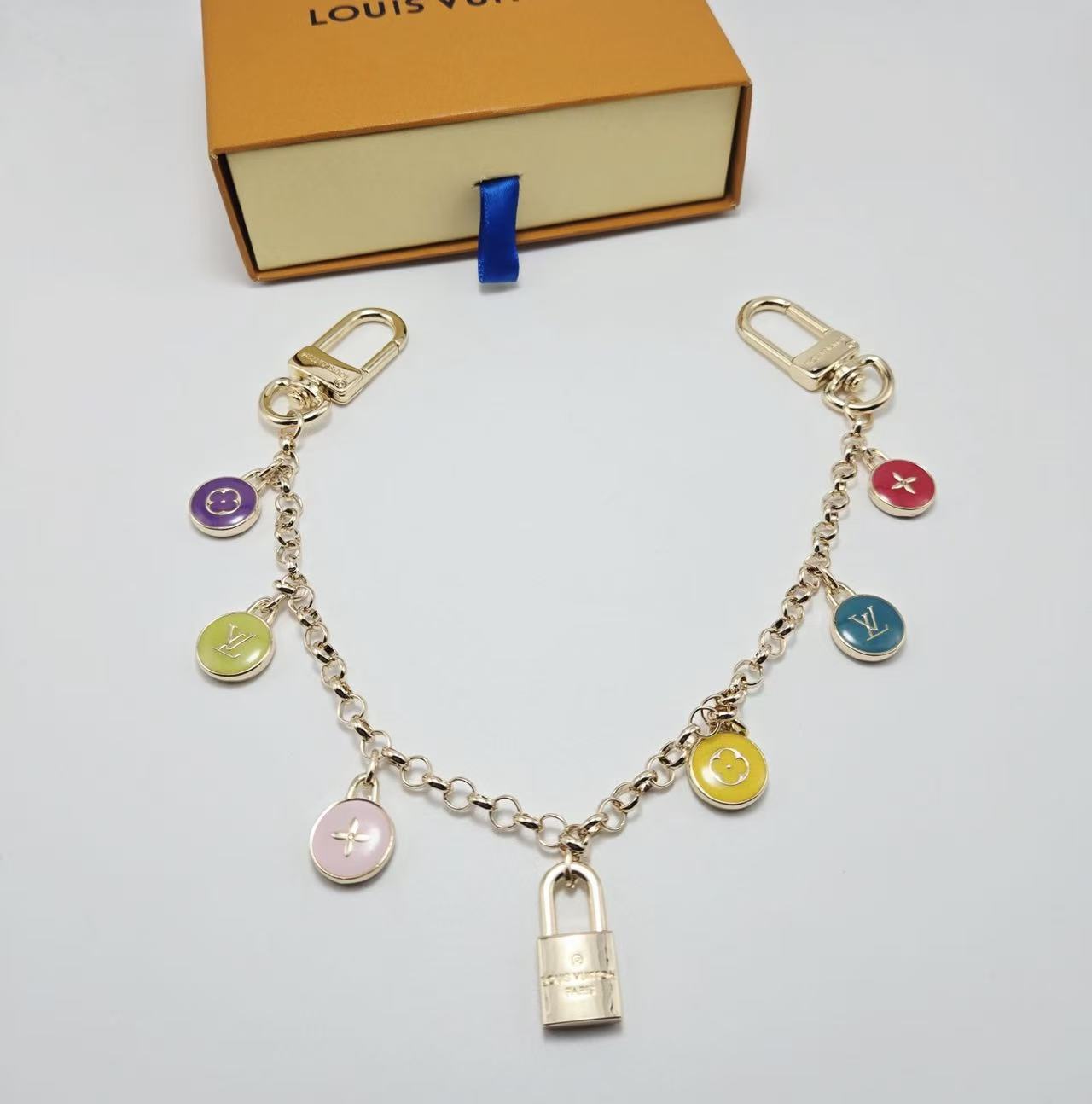 루이비통 LV 컨페티 체인 백 참