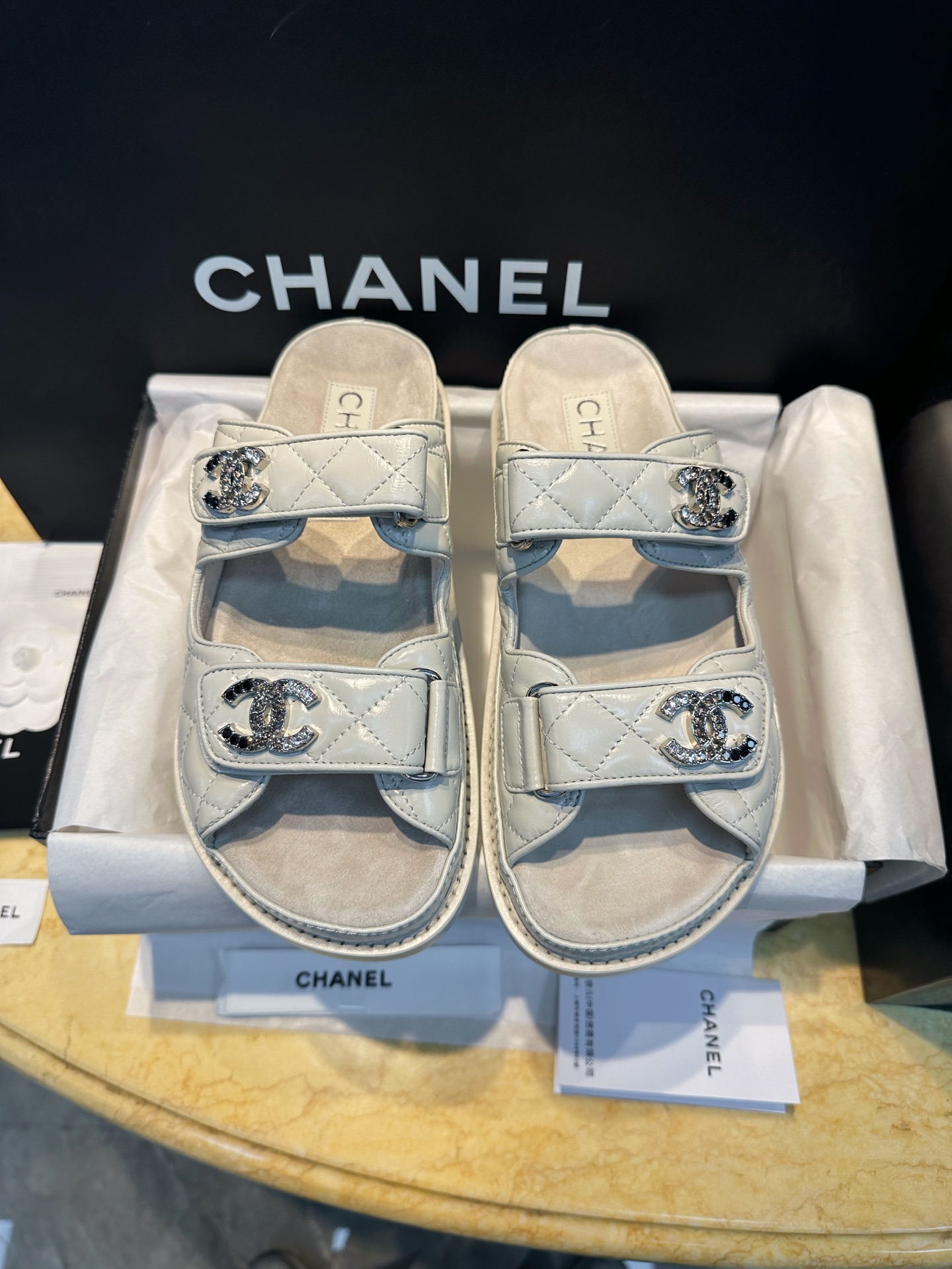 샤넬 CC 로고 벨크로 슬리퍼[정품급]