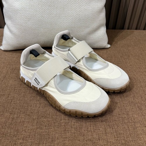 미우미우 타이어 테크니컬 소재 및 스웨이드 발레리나[정품급]