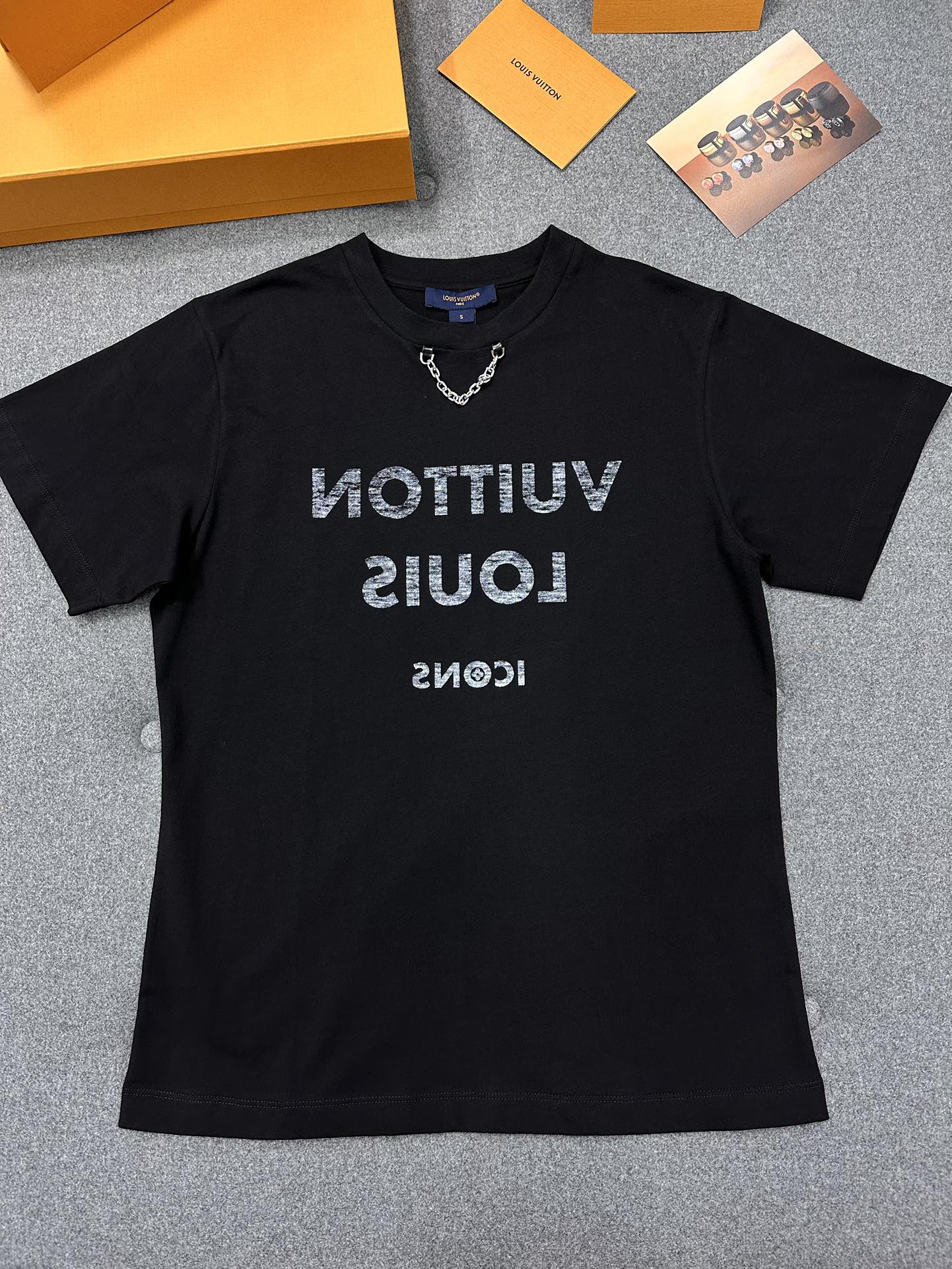 루이비통 프린트 티셔츠