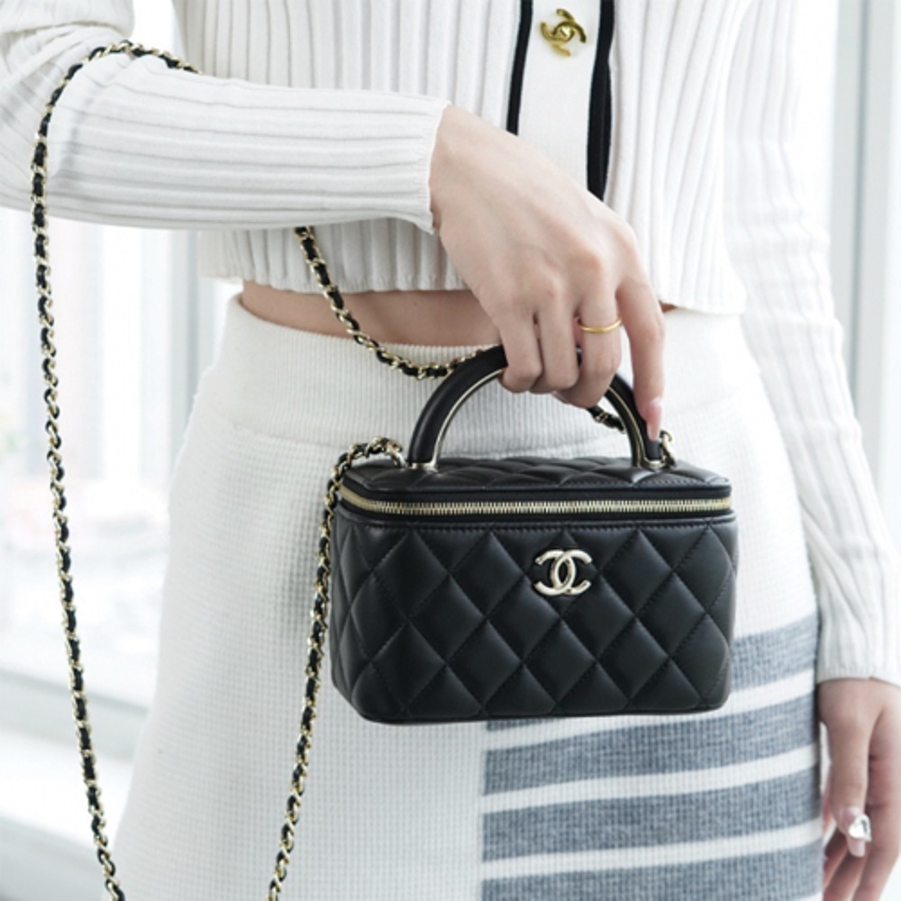 샤넬 베니티 탑 핸들백 미니 블랙 금장