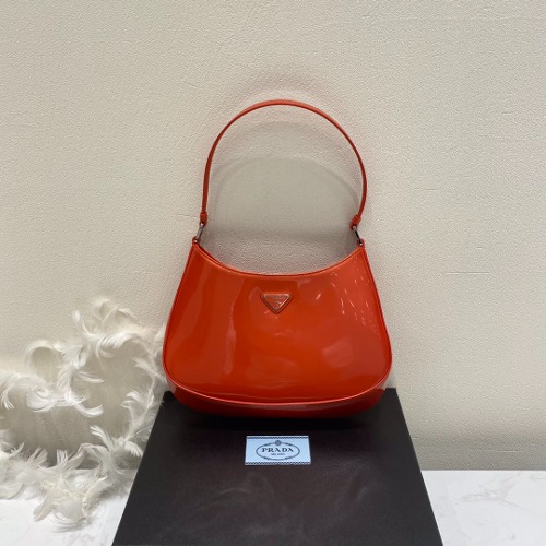 프라다 클레오백 유광 오렌지 1BC499